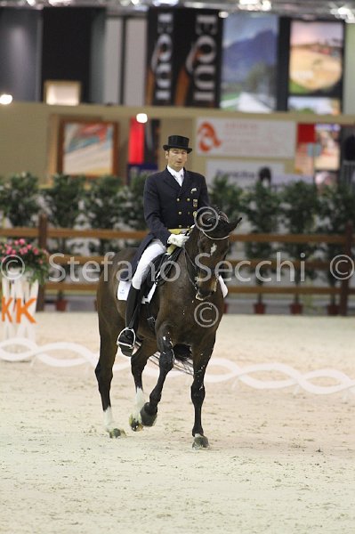 LAUGKS_MEGGLE\'S WELTTALL_MILANO_2011_SS3_9906.jpg